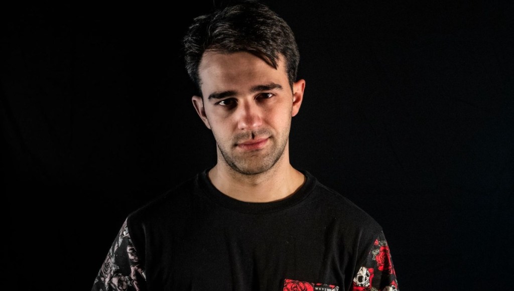 MNERVA: Up and coming singer on his new single “Stuck” and more – Exclusive&nbsp;Interview