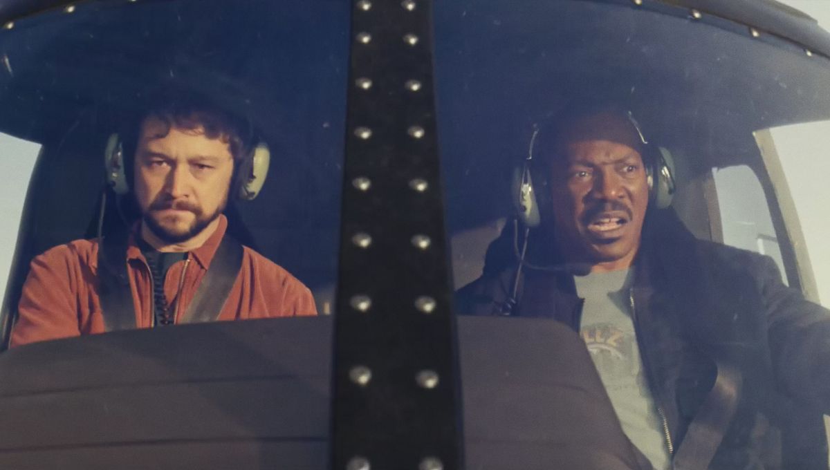 Eddie Murphy and Joseph Gordon-Levitt in helicopter