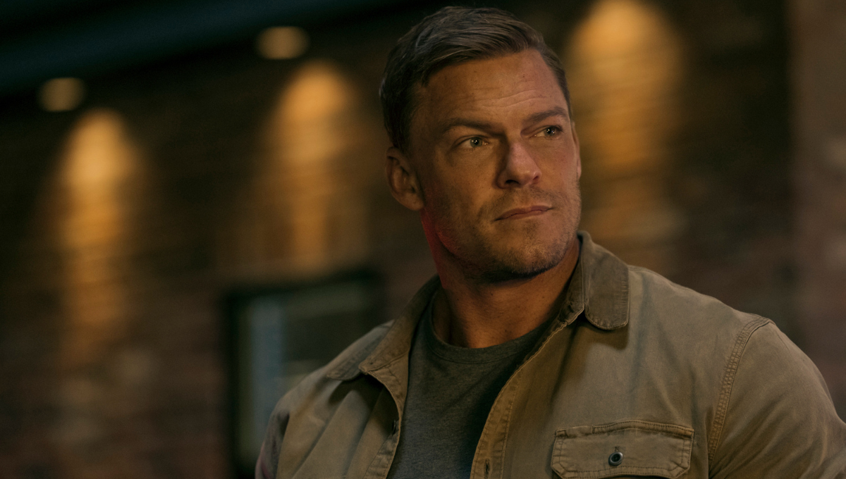 Alan Ritchson in character as Jack Reacher